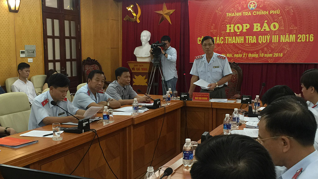 Ông Ngô Văn Khánh, Phó tổng thanh tra chính phủ trả lời những vấn đề báo chí quan tâm tại cuộc họp - Ảnh: THÂN HOÀNG