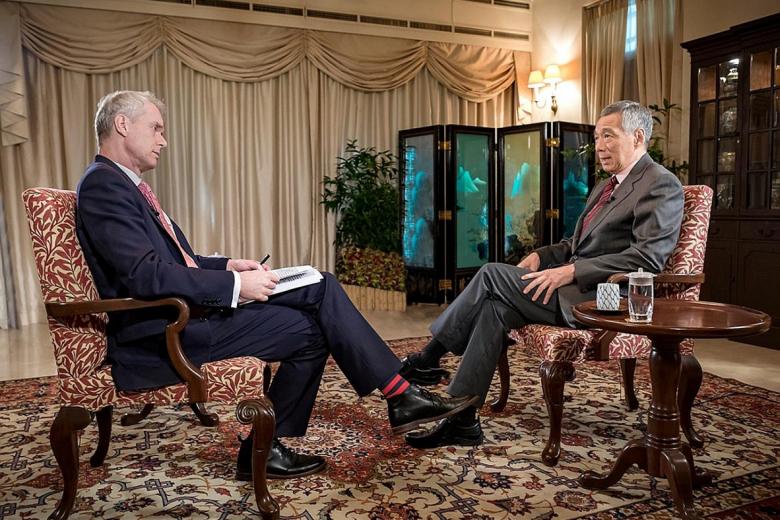 Thủ tướng Singapore Lý Hiển Long nói chuyện cùng người dẫn chương trình HARDtalk của Đài BBC Stephen Sackur - ảnh: BBC
