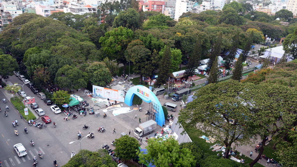 Dự án xây dựng bãi đậu xe ngầm tại Công viên Lê Văn Tám (quận 1) với qui mô dự án gồm 4 tầng ngầm, 3 tầng thương mại với sức chứa 1260 ôtô các loại và hơn 2.000 xe máy - Ảnh Tự Trung
