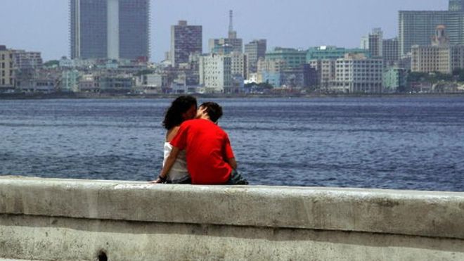 Khu vực bãi biển là thiên đường cho các cặp tình nhân ở Havana - ảnh: Getty