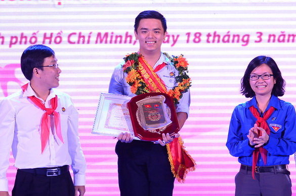 Anh Trương Đăng Quang (Q.Tân Phú) giải nhất bảng C hội thi lần 10-2016 - Ảnh: Q.ĐỊNH
