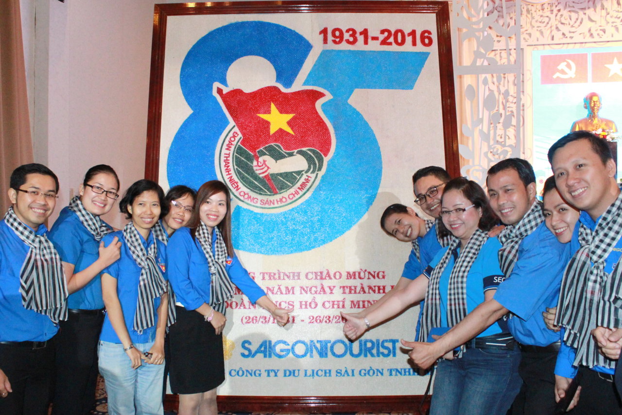 Niềm vui của các bạn đoàn viên, thanh niên Tổng công ty du lịch Sài Gòn TNHH MTV bên thành quả do sức trẻ cùng tạo thành - Ảnh: Q.L.