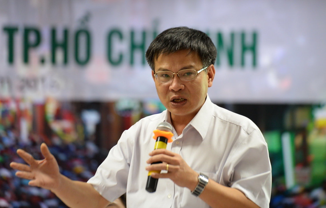Ông Lương Hoài Nam - tiến sĩ kinh tế phát biểu tại buổi tọa đàm hiến kế giải cứu giao thông TP.HCM - Ảnh: Hữu Khoa