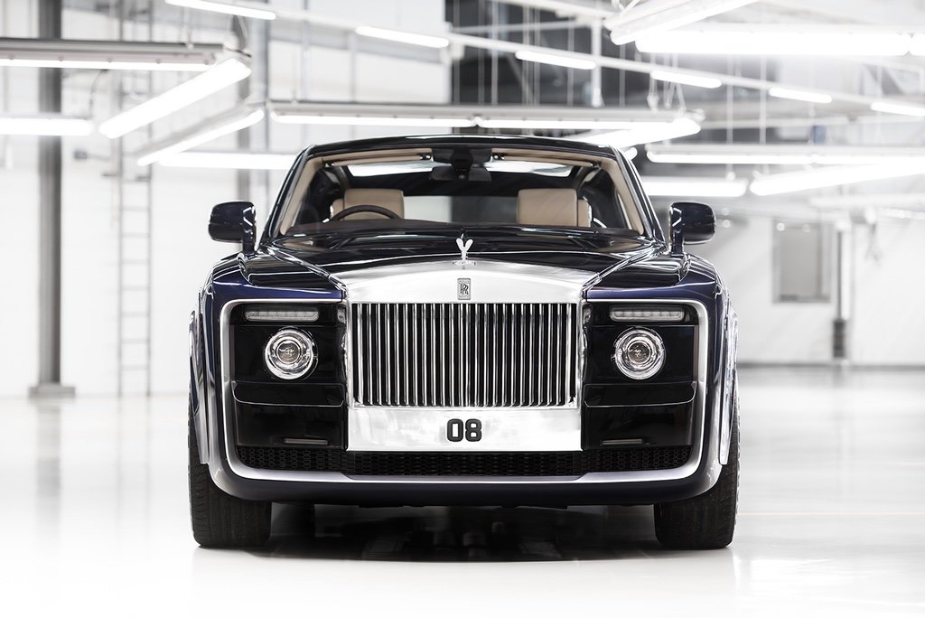 RollsRoyce has over 300 orders for its 413000 Spectre electric vehicle