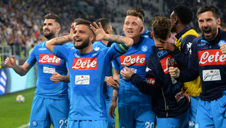 Thua Napoli, ngôi đầu của Juventus lung lay