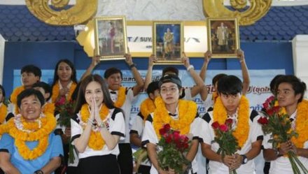 Tuyển nữ Thái Lan được thưởng 25 tỉ đồng