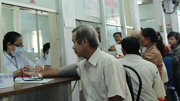 Người dân khám bệnh tại Trung tâm Chẩn đoán y khoa TP Cần Thơ - Ảnh: Chí Quốc