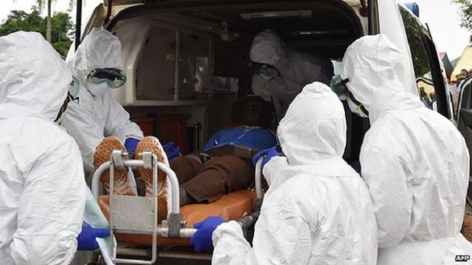 Dịch Ebola gây ảnh hưởng nghiêm trọng lên hệ thống y tế Tây Phi - Ảnh: AFP