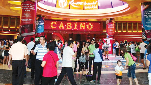 Casino của Tập đoàn Genting khai trương ở Singapore năm 2010 đã đem lại cho quốc đảo sư tử những món lợi khổng lồ - Ảnh: EPA