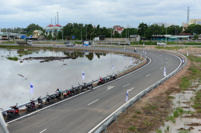 Đường dẫn vào đường cao tốc tại lễ thông xe giai đoạn 1 - gói thầu số 9 dự án xây dựng đường cao tốc TP.HCM - Long Thành - Dầu Giây - Ảnh: Quang Định