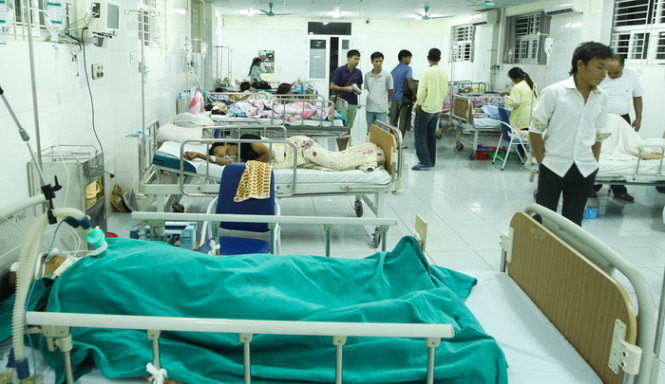 Tại Khoa hồi sức tích cực có 8 người nhập viện tuy nhiên một nạn nhân đã tử vong - Ảnh: Nguyễn Khánh