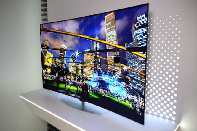 Tivi màn hình cong 65-inch dùng công nghệ đèn nền OLED của LG tại IFA 2014 - Ảnh: Digital Trends