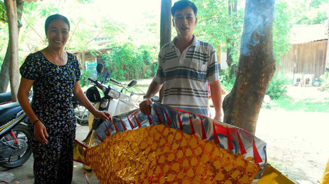 Mô hình cá chép khổng lồ - Ảnh: Kiều Linh 