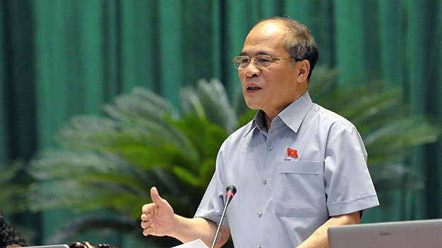 Chủ tịch Quốc hội Nguyễn Sinh Hùng: “Bây giờ đang dựa vào mấy chục cái cấm, mấy trăm cái có điều kiện để mà làm ăn” - Ảnh: Việt Dũng