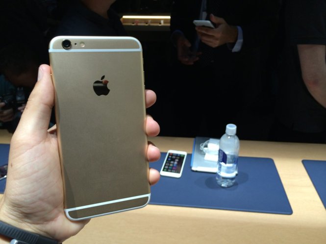 iPhone 6 màu vàng champage - Ảnh: Business Insider