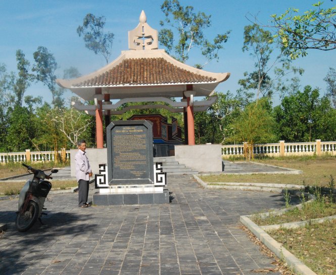 Khu mộ chí sĩ Nguyễn Thành (một trong những người khai sinh Duy Tân hội) được chính quyền địa phương tôn tạo - Ảnh: H.V.M.