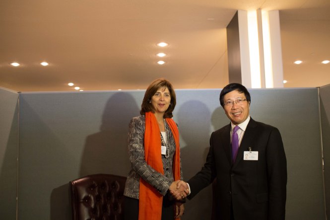 Phó thủ tướng Phạm Bình Minh tiếp bộ trưởng ngoại giao Colombia María Ángela Holguín Cuéllar tại Liên Hiệp Quốc - Ảnh: T.Tuấn