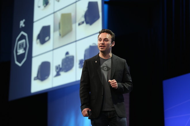 Giám đốc điều hành (CEO) Oculus Brendan Iribe giới thiệu Crescent Bay tại hội nghị Connect - Ảnh: Wired