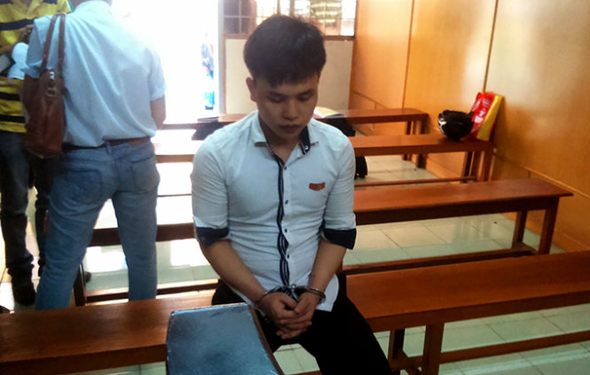 Bị cáo Lê Tấn Quốc tại phòng xử ngày 25-9 - Ảnh Nguyễn Hiếu