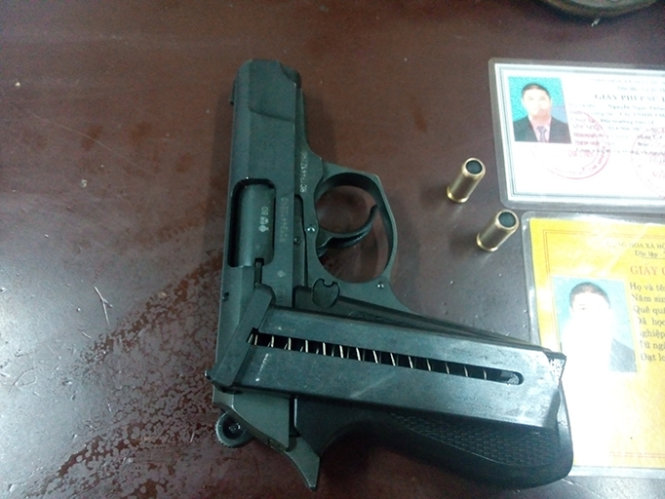 Khẩu súng của Nguyễn Ngọc Thông sử dụng để thị uy tại UBND Q.Tân Phú - Ảnh:  Đức Thanh