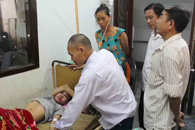 Cháu Nguyễn Anh Tú điều trị tại Bệnh viện Hữu nghị Đa khoa Nghệ An đang nhận được sự quan tâm của cộng đồng - Ảnh: Cảnh Phúc