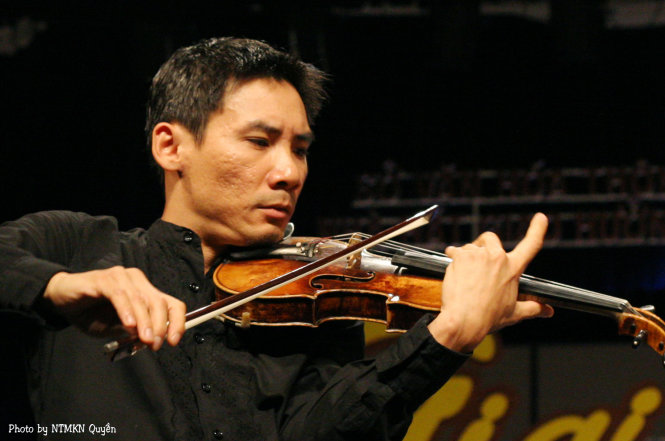 Nghệ sĩ violin Nguyễn Hữu Nguyên sẽ cùng HBSO lên đường tới Tokyo tham dự Liên hoan các dàn nhạc châu Á - Ảnh: Nguyễn Tân