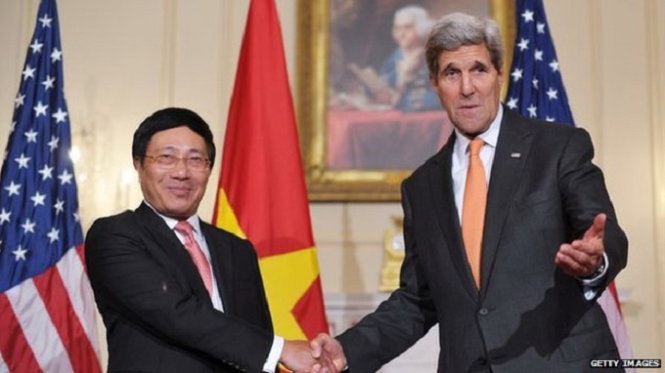 Bộ trưởng Ngoại giao Việt Nam Phạm Bình Minh (trái) và người đồng cấp Mỹ John Kerry - Bộ trưởng Ngoại giao Việt Nam Phạm Bình Minh (trái) và người đồng cấp Mỹ John Kerry Ảnh: AFPẢnh: AFP