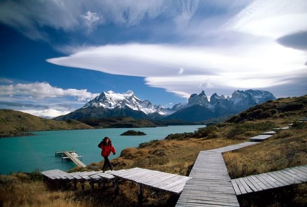 Bức ảnh “Những đỉnh núi của Patagonia” được đăng trên tạp chí vào năm 1997 - Ảnh: National Geographic