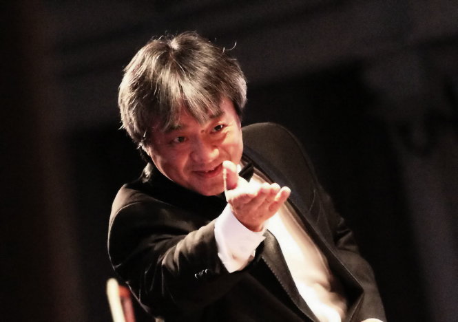 Nhạc trưởng Honna Tetsuji - Ảnh: Hoàng Yến
