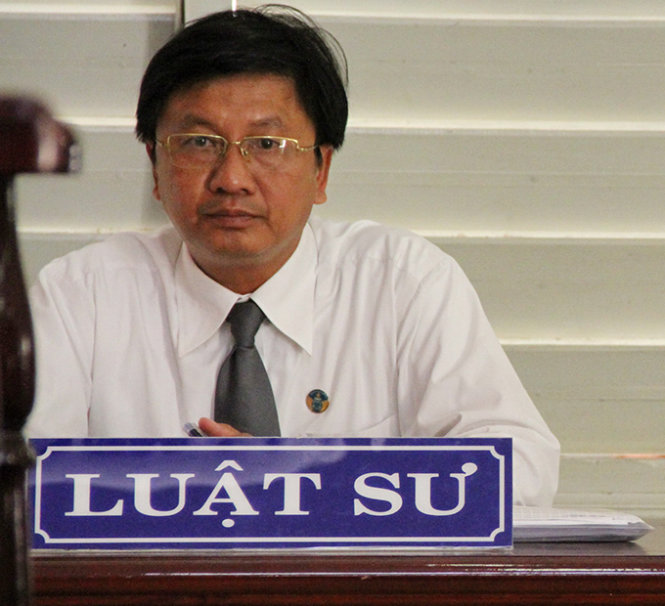 Luật sư Nguyễn Thế Phong tại phiên tòa ở Long An - Ảnh: V.Trường
