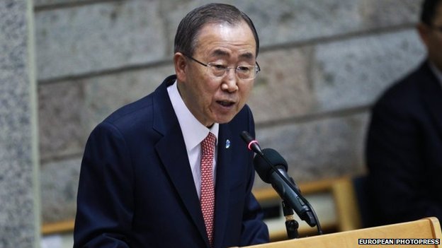 Tổng thư ký LHQ Ban Ki-Moon cho rằng cách ly cưỡng bức các nhân viên y tế là “không thể chấp nhận được” - Ảnh: European Photopress