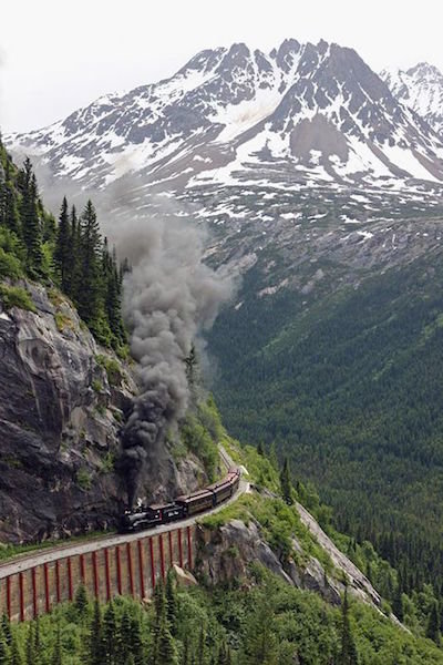 Tuyến đường sắt nối thị xã nhỏ Skagway, Alaska, Whitehourse, Yukon - Ảnh: tumblr