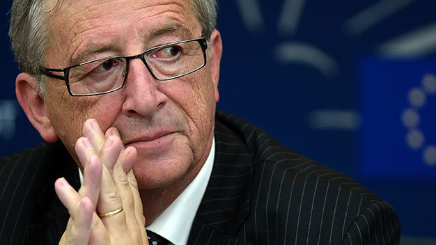 Cựu thủ tướng Luxembourg Jean-Claude Juncker từng cam kết sẽ điều tra nạn né thuế - Ảnh: AFP
