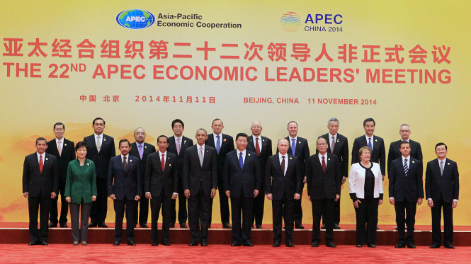 Lãnh đạo các nền kinh tế APEC chụp hình chung tại Bắc Kinh, Trung Quốc - Ảnh: V.V.Thành