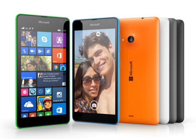 Microsoft Lumia 535 với màn hình 5-inch, camera chính - phụ 5MP, hỗ trợ 2 SIM giá bình dân - Ảnh: Microsoft