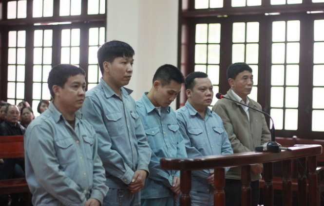 Các bị cáo trong phiên xét xử sơ thẩm trong ngày 13-11 tại Tòa án nhân dân TP. Hải Phòng - Ảnh: Tiến Thắng