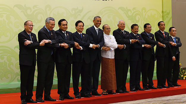 Lãnh đạo các nước ASEAN và Tổng thống Mỹ Barack Obama (thứ năm từ trái qua) tại Hội nghị ASEAN - Mỹ lần thứ 2 - Ảnh: Reuters