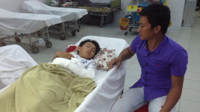 Cháu Đạt được cấp cứu tại bệnh viện Đa khoa khu vực Củ Chi - Ảnh : Đại Việt
