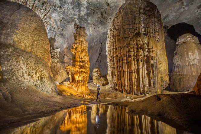 Những khối thạch nhũ khổng lồ bên trong hang Sơn Đoòng - Ảnh: Ptma architecture