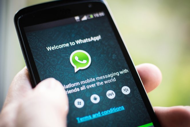 Ứng dụng nhắn tin di động (OTT) WhatsApp - Ảnh: Wired