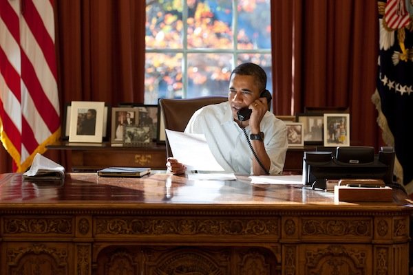 Tổng thống Barack Obama chính thức ký thông qua đạo luật E-Label ngày 27-11 - Ảnh: Internet