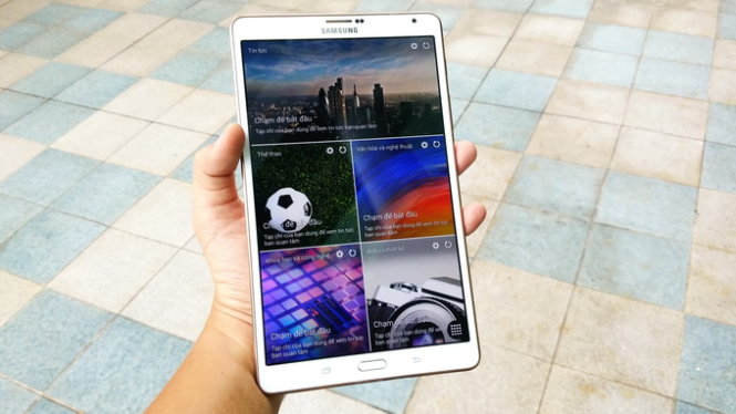 Galaxy Tab S 8,4-inch, cạnh tranh với dòng iPad Mini 3 7,9-inch ở phân khúc cấp cao - Ảnh: T.Trực