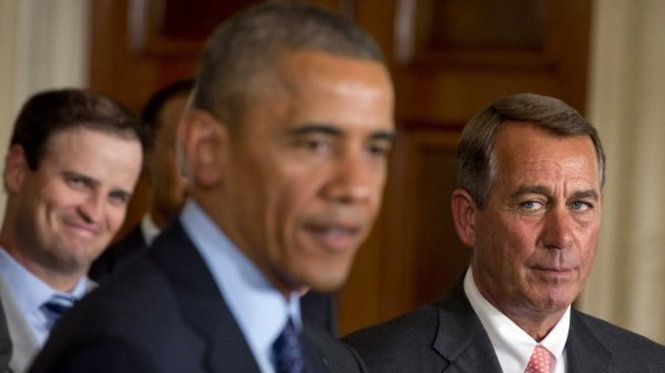 Chủ tịch Hạ viện Mỹ John Boehner (phải) và tổng thống Barack Obama (trái) - Ảnh:AP