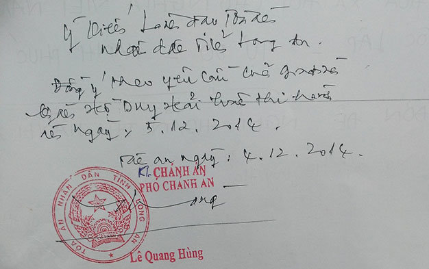 Bút tích của phó chánh án Lê Quang Hùng xác nhận hoãn thi hành án tử hình đối với bị cáo Hồ Duy Hải