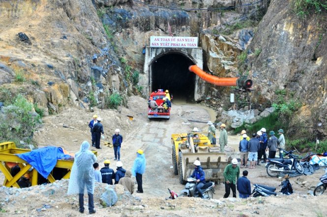 Đường hầm nơi xảy ra vụ tai nạn khiến 11 công nhân bị mắc kẹt. Ảnh: Lâm Thiên