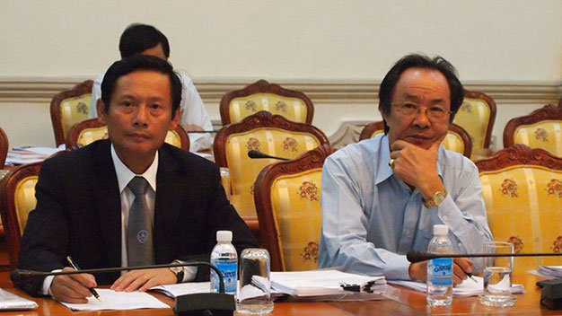 Luật sư Phan Trung Hoài (trái) và luật sư Nguyễn Minh Tâm tại buổi làm việc ngày 18-12 - Ảnh: Khánh Vương