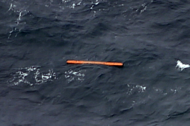 Hình ảnh một vật thể trên biển do đài truyền hình Indonesia công bố - Ảnh: AFP