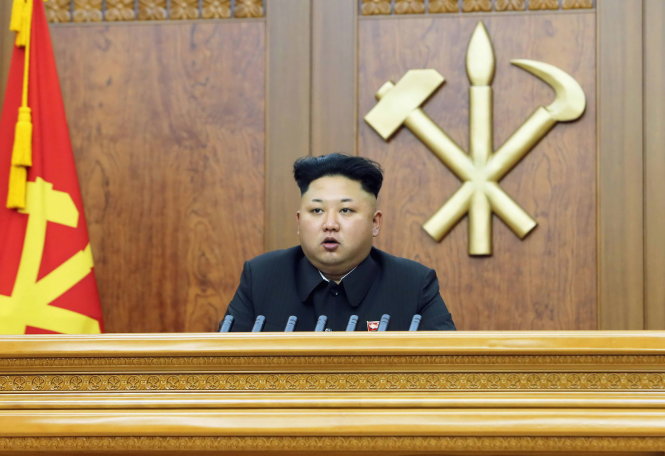 Ông Kim Jong-Un đọc thông điệp năm mới - Ảnh: Reuters