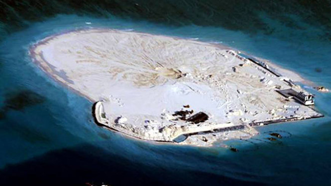 Đảo nhân tạo do Trung Quốc bồi đắp trái phép trên biển Đông - Ảnh: AFP
