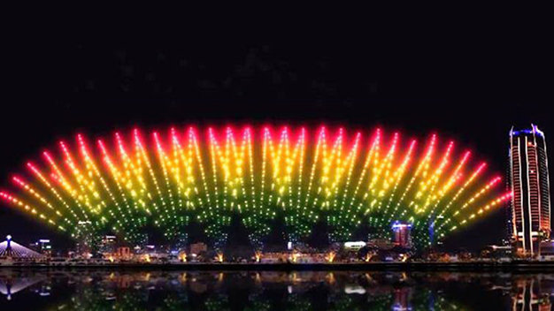 Khoảnh khắc trình diễn pháo hoa trên máy tính mang chủ đề Phù Đổng Thiên Vương